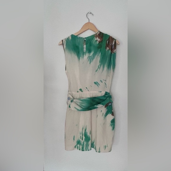 New Zara bloggers favourite Short Printed Asymmetric Dress
Green printed - Picture 12 of 12